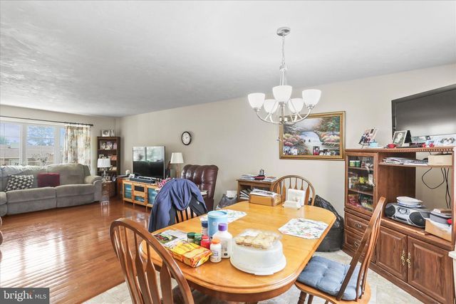 2440 BELAIR DR, Dover, PA 17315