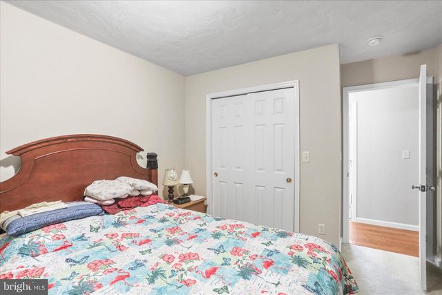 2440 BELAIR DR, Dover, PA 17315