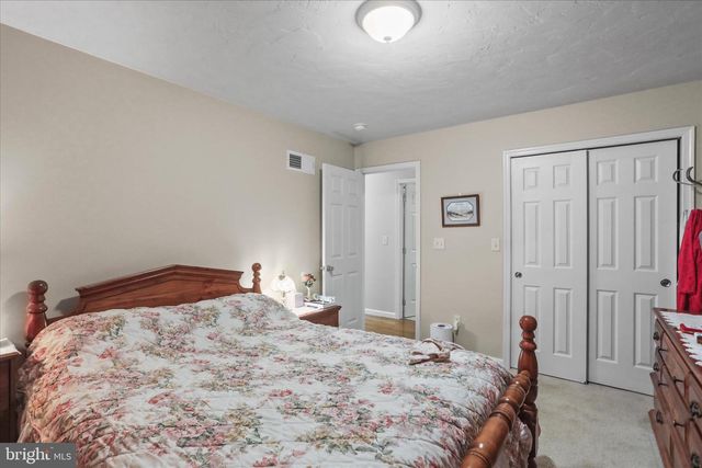 2440 BELAIR DR, Dover, PA 17315