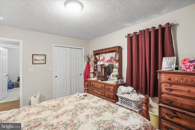 2440 BELAIR DR, Dover, PA 17315