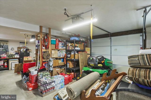 2440 BELAIR DR, Dover, PA 17315