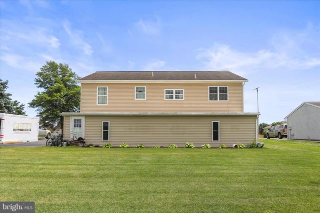 2440 BELAIR DR, Dover, PA 17315