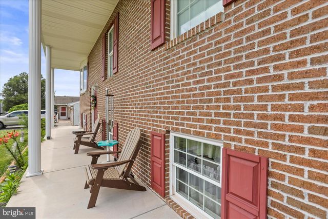 2440 BELAIR DR, Dover, PA 17315