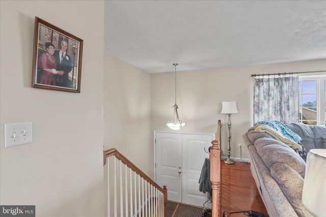 2440 BELAIR DR, Dover, PA 17315