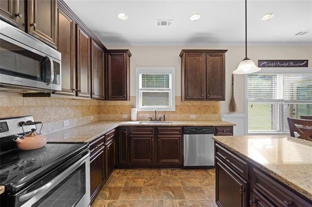 1246 FOXCREEK Drive, Mcdonough, GA 30252