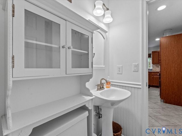 18026 Taylors Creek Rd, Montpelier, VA 23192
