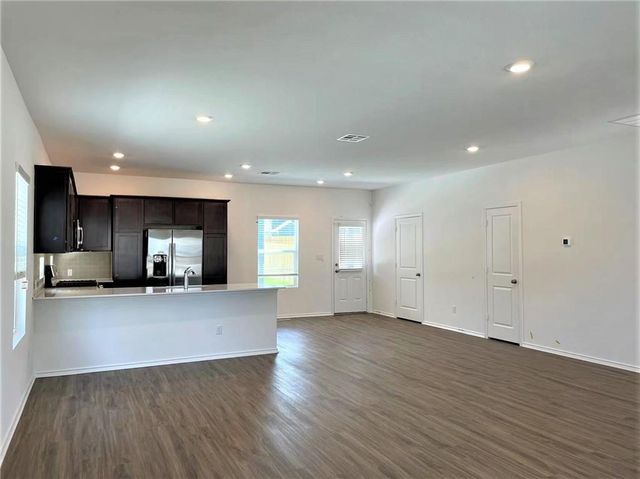 1513 Weatherford LN, Leander, TX 78641