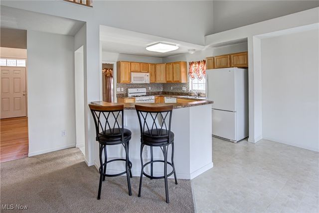 6308 Richmond Road, Oakwood Village, OH 44146