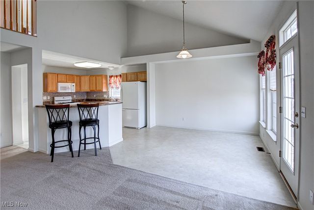 6308 Richmond Road, Oakwood Village, OH 44146