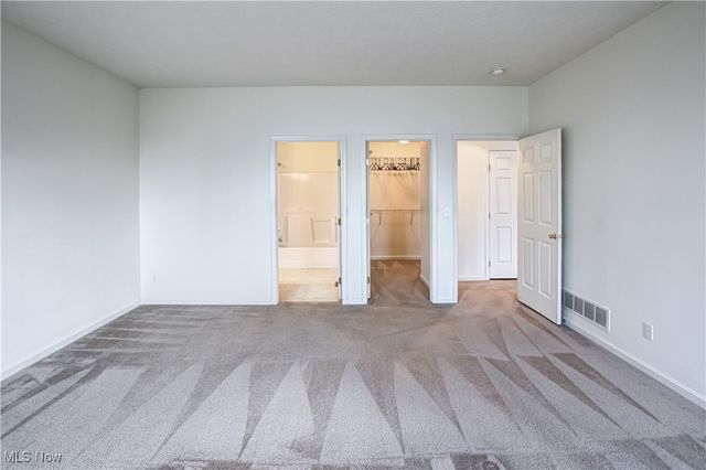 6308 Richmond Road, Oakwood Village, OH 44146