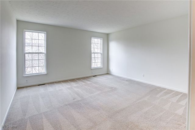 6308 Richmond Road, Oakwood Village, OH 44146