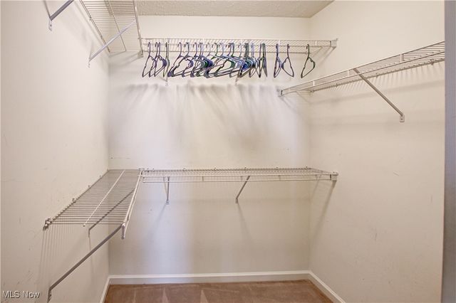 6308 Richmond Road, Oakwood Village, OH 44146