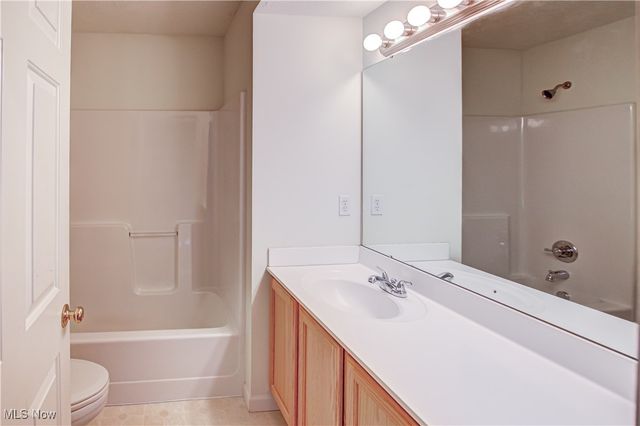 6308 Richmond Road, Oakwood Village, OH 44146