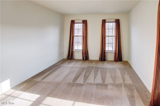 6308 Richmond Road, Oakwood Village, OH 44146