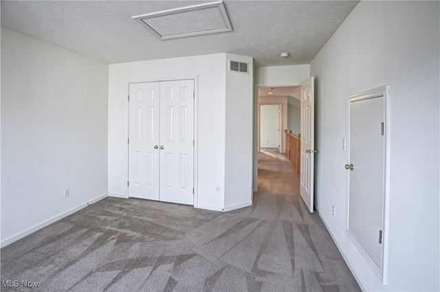 6308 Richmond Road, Oakwood Village, OH 44146