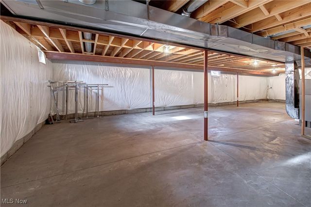 6308 Richmond Road, Oakwood Village, OH 44146