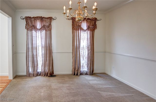 6308 Richmond Road, Oakwood Village, OH 44146