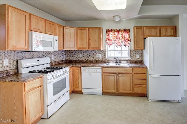 6308 Richmond Road, Oakwood Village, OH 44146