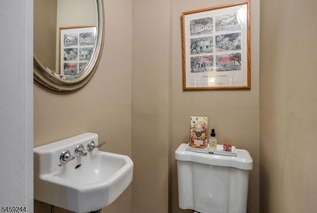 41 E Crescent Ave, Mahwah Twp., NJ 07430