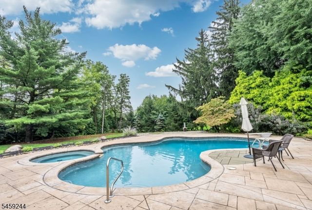 41 E Crescent Ave, Mahwah Twp., NJ 07430