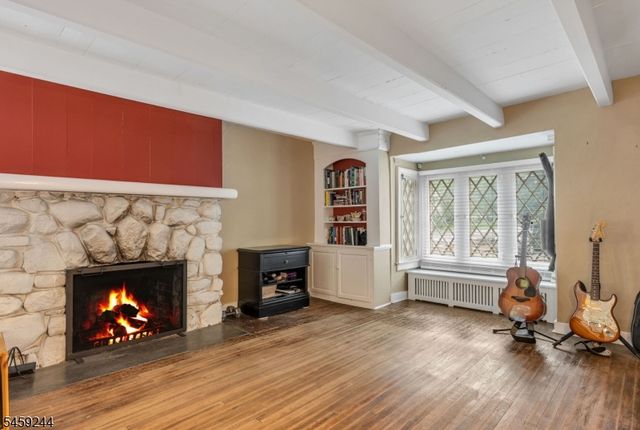41 E Crescent Ave, Mahwah Twp., NJ 07430