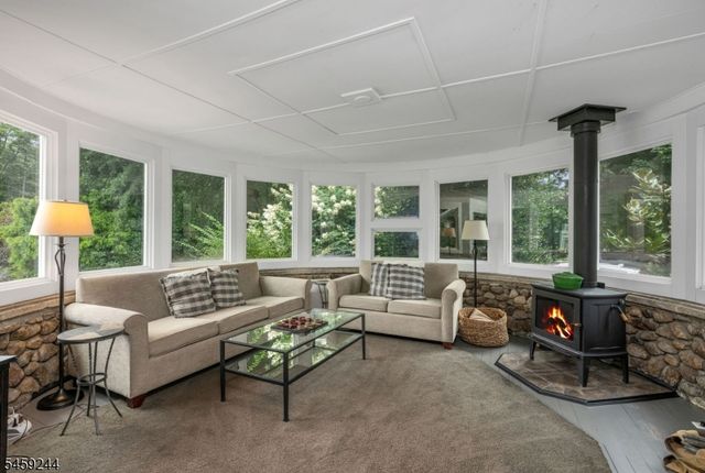 41 E Crescent Ave, Mahwah Twp., NJ 07430