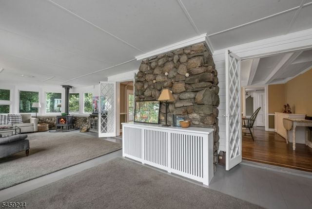 41 E Crescent Ave, Mahwah Twp., NJ 07430