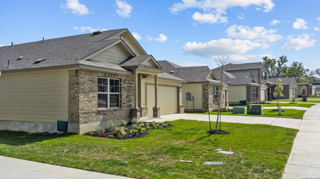 1028 Amber Lake, Seguin, TX 78155