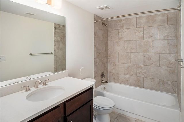 425 W 9th Street 102, Kansas City, MO 64105