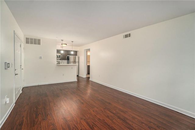 425 W 9th Street 102, Kansas City, MO 64105