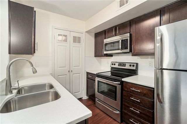 425 W 9th Street 102, Kansas City, MO 64105