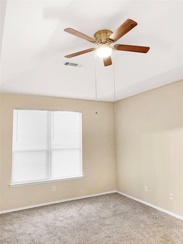 7221 Lindentree Lane, Fort Worth, TX 76137