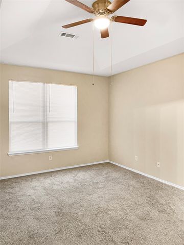 7221 Lindentree Lane, Fort Worth, TX 76137