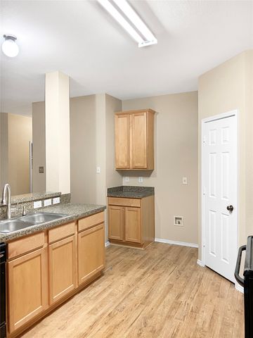 7221 Lindentree Lane, Fort Worth, TX 76137