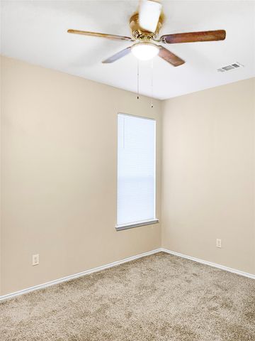 7221 Lindentree Lane, Fort Worth, TX 76137