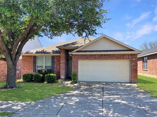 7221 Lindentree Lane, Fort Worth, TX 76137