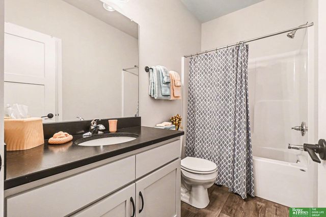 6420 N 168th Avenue, Omaha, NE 68116