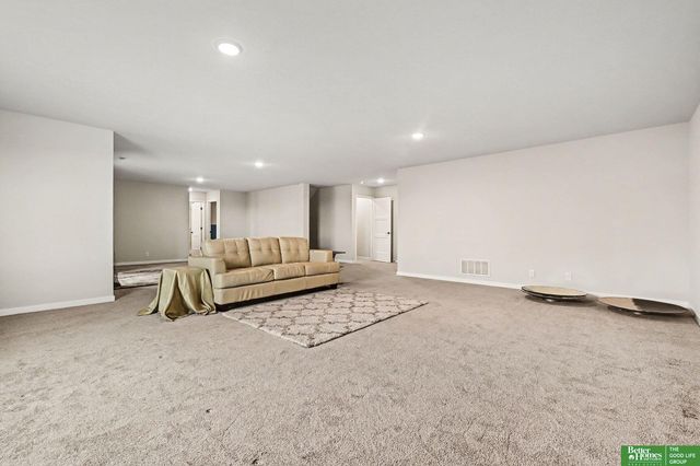 6420 N 168th Avenue, Omaha, NE 68116