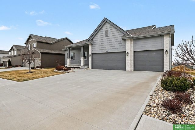 6420 N 168th Avenue, Omaha, NE 68116