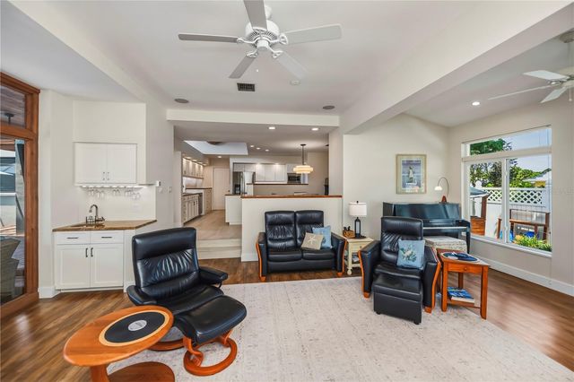 1238 PARADISE WAY, Venice, FL 34285