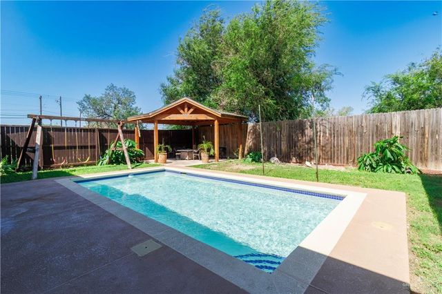 1515 N Armagoza Drive, Edinburg, TX 78541