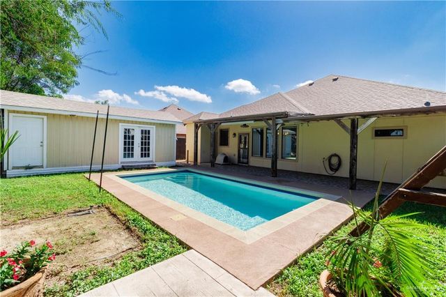 1515 N Armagoza Drive, Edinburg, TX 78541