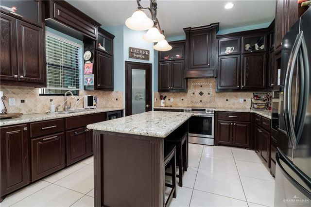 1515 N Armagoza Drive, Edinburg, TX 78541