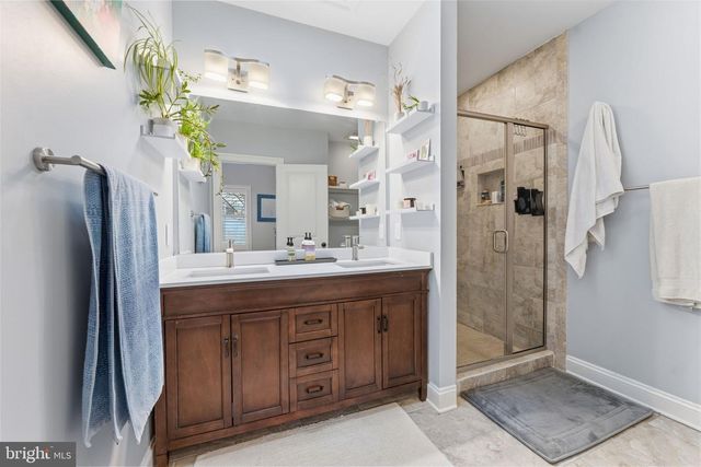 424 SHEPHERD ST NW, Washington, DC 20011