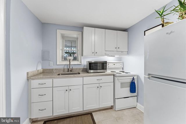 424 SHEPHERD ST NW, Washington, DC 20011