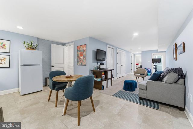 424 SHEPHERD ST NW, Washington, DC 20011