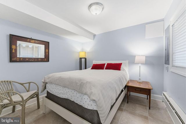 424 SHEPHERD ST NW, Washington, DC 20011