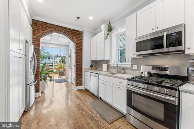 424 SHEPHERD ST NW, Washington, DC 20011