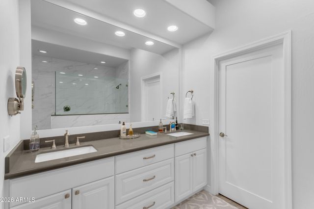 15240 N Clubgate Drive -- 129, Scottsdale, AZ 85254