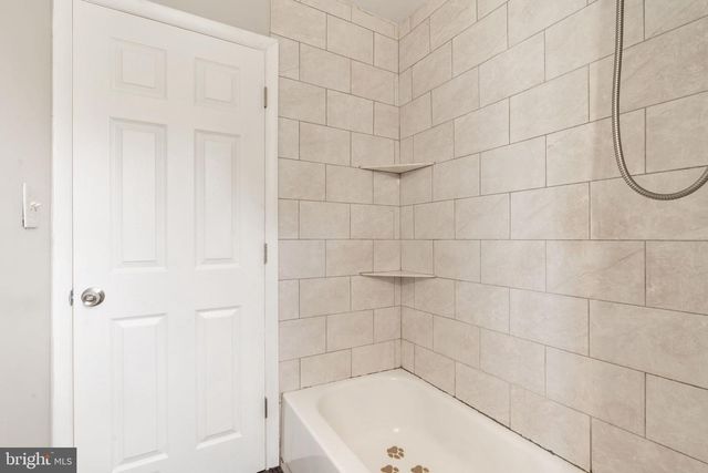16 RICHARDSON AVE, Linwood, PA 19061